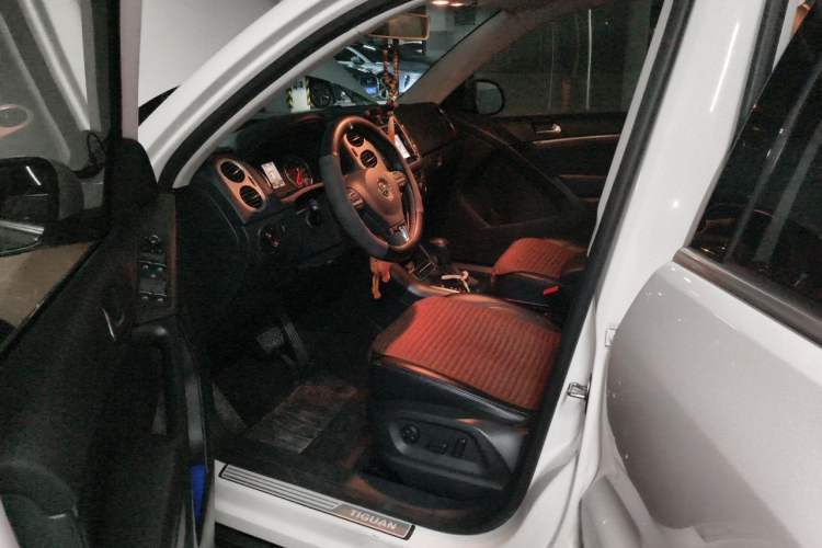 Used Volkswagen Tiguan 2013 1.8 TSI Automatic All-Wheel Drive Luxury Model Driver Seat