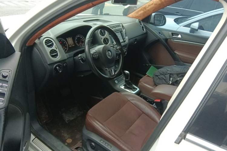 Used Volkswagen Tiguan 2013 2.0 TSI Automatic All-Wheel-Drive Flagship Edition Driver Seat