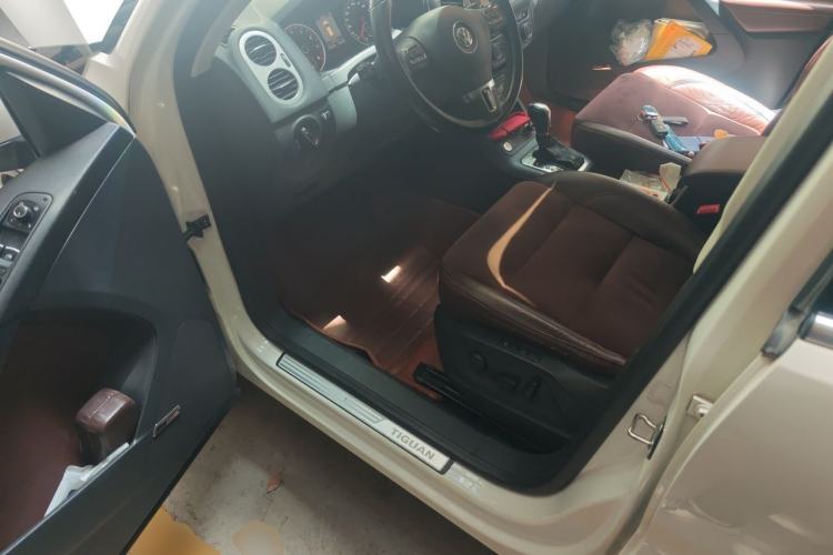 Used Volkswagen Tiguan 2013 2.0 TSI Automatic All-Wheel-Drive Flagship Edition Driver Seat