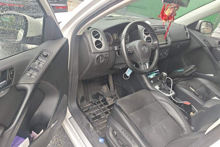 Used Volkswagen Tiguan 2013 2.0 TSI Automatic All-Wheel-Drive Flagship Edition Driver Seat