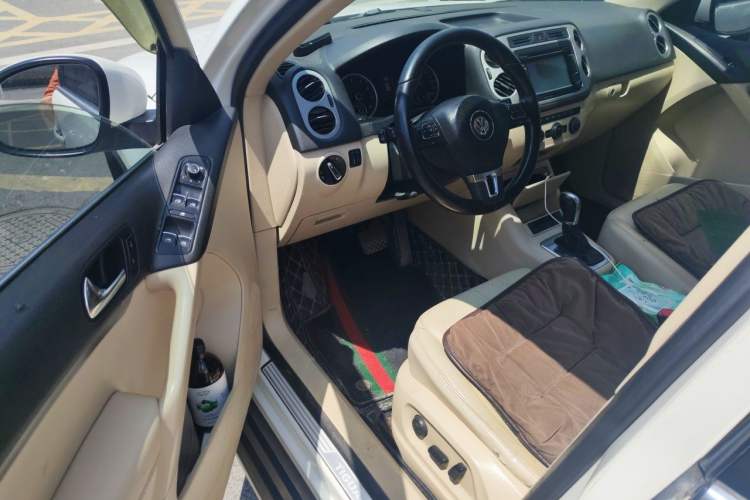 Used Volkswagen Tiguan 2013 2.0 TSI Automatic All-Wheel Drive Luxury Edition Driver Seat