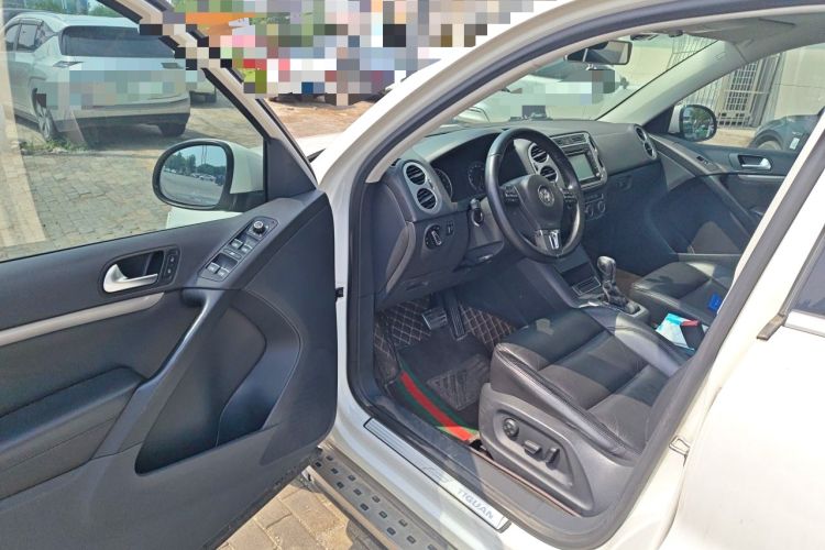 Used Volkswagen Tiguan 2013 2.0 TSI Automatic All-Wheel Drive Luxury Edition Driver Seat