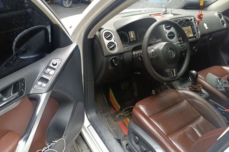 Used Volkswagen Tiguan 2013 2.0 TSI Automatic All-Wheel Drive Luxury Edition Driver Seat
