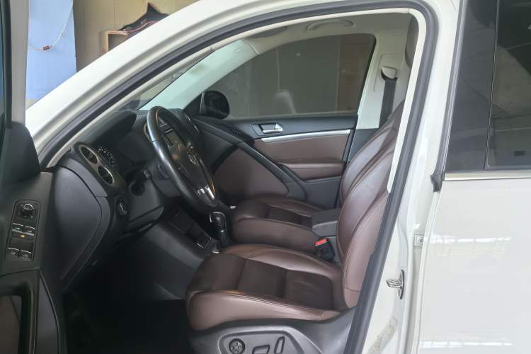 Used Volkswagen Tiguan 2013 1.8 TSI Automatic All-Wheel Drive Luxury Model Driver Seat