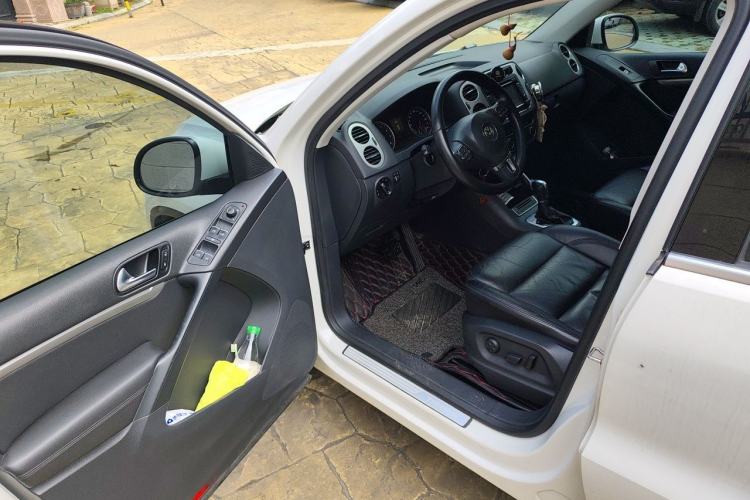 Used Volkswagen Tiguan 2013 1.8 TSI Automatic All-Wheel Drive Luxury Model Driver Seat