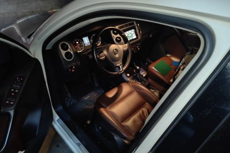 Used Volkswagen Tiguan 2013 2.0 TSI Automatic All-Wheel Drive Luxury Edition Driver Seat