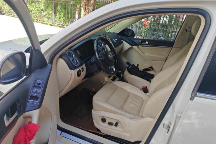 Used Volkswagen Tiguan 2013 1.8 TSI Automatic All-Wheel Drive Luxury Model Driver Seat