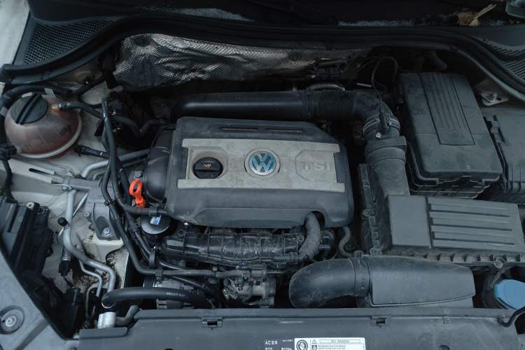 Used Volkswagen Tiguan 2013 1.8 TSI Automatic All-Wheel Drive Luxury Model Engine Bay