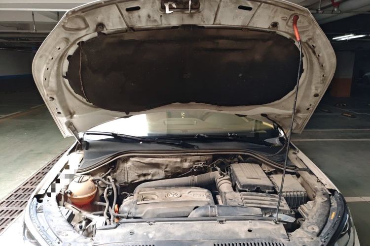 Used Volkswagen Tiguan 2013 1.8 TSI Automatic All-Wheel Drive Luxury Model Engine Bay