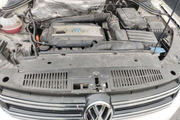 Used Volkswagen Tiguan 2013 1.8TSI Automatic Two-Wheel Drive Luxury Model Engine Bay