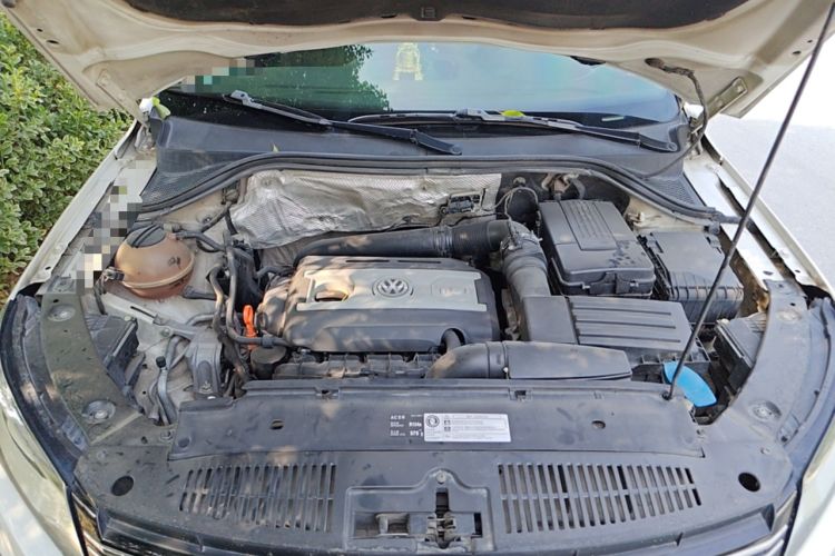 Used Volkswagen Tiguan 2013 2.0 TSI Automatic All-Wheel-Drive Flagship Edition Engine Bay