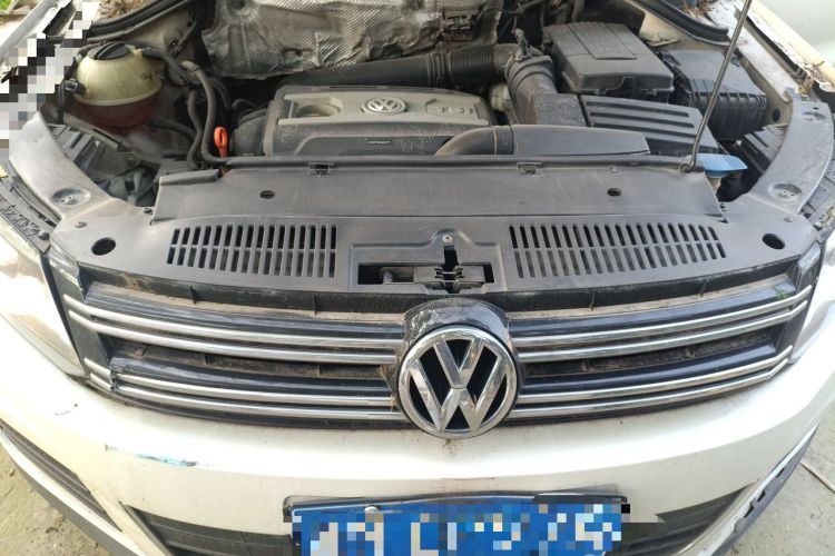 Used Volkswagen Tiguan 2013 2.0 TSI Automatic All-Wheel Drive Luxury Edition Engine Bay