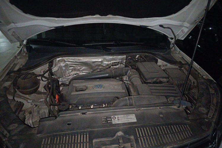 Used Volkswagen Tiguan 2013 1.8TSI Automatic Two-Wheel Drive Luxury Model Engine Bay