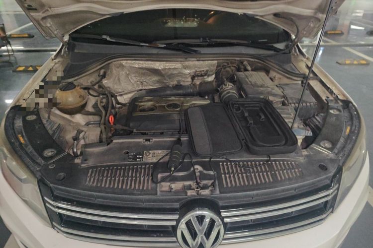 Used Volkswagen Tiguan 2013 1.8 TSI Automatic All-Wheel Drive Luxury Model Engine Bay