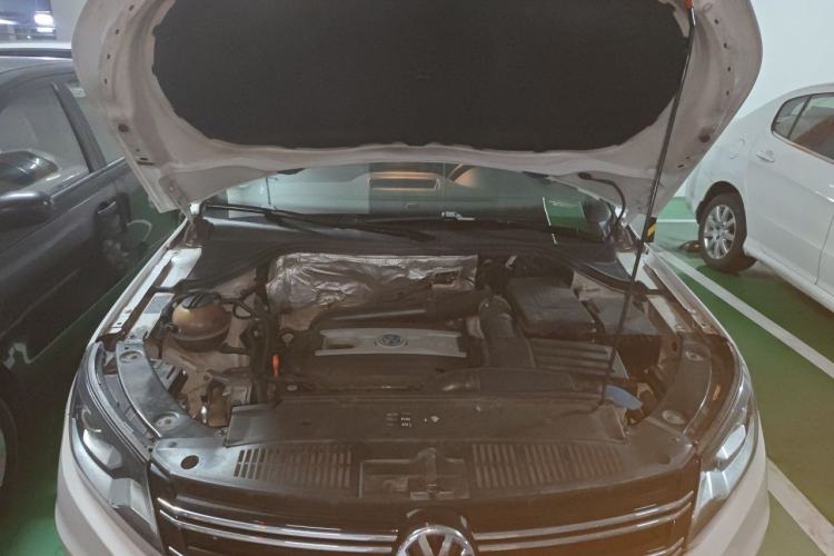 Used Volkswagen Tiguan 2013 1.8TSI Manual Two-Wheel Drive Trend Edition Engine Bay