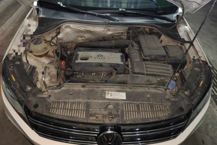 Used Volkswagen Tiguan 2013 1.8 TSI Automatic All-Wheel Drive Luxury Model Engine Bay