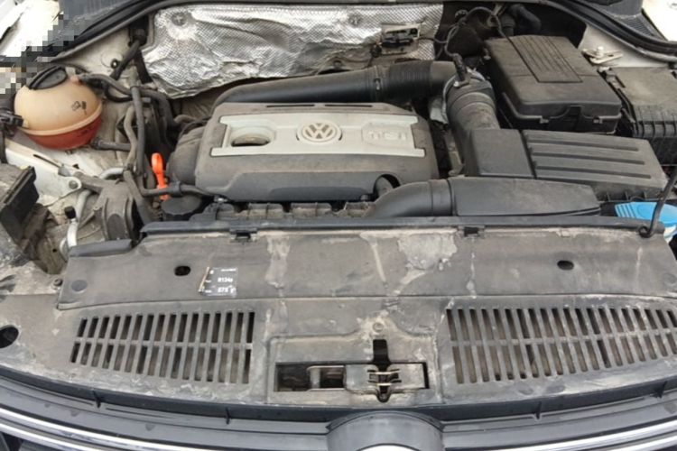 Used Volkswagen Tiguan 2013 2.0 TSI Automatic All-Wheel-Drive Flagship Edition Engine Bay