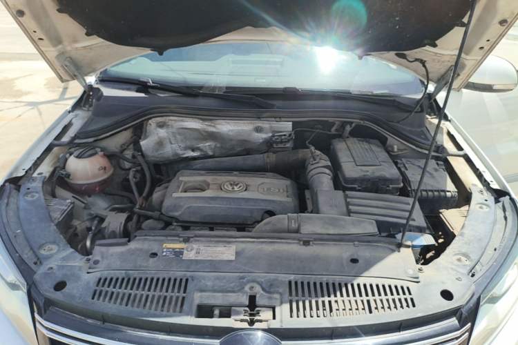 Used Volkswagen Tiguan  Engine Bay