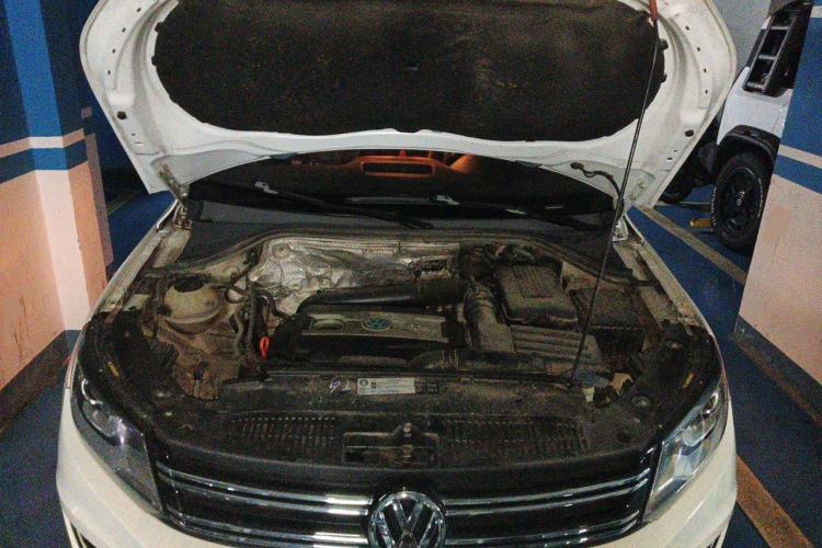 Used Volkswagen Tiguan 2013 1.8TSI Automatic Two-Wheel Drive Luxury Model Engine Bay