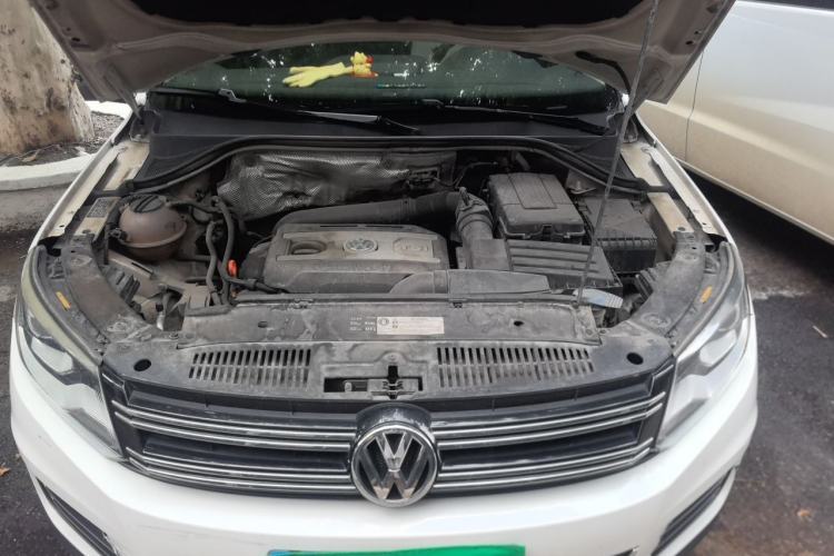 Used Volkswagen Tiguan 2013 1.8 TSI Automatic All-Wheel Drive Luxury Model Engine Bay