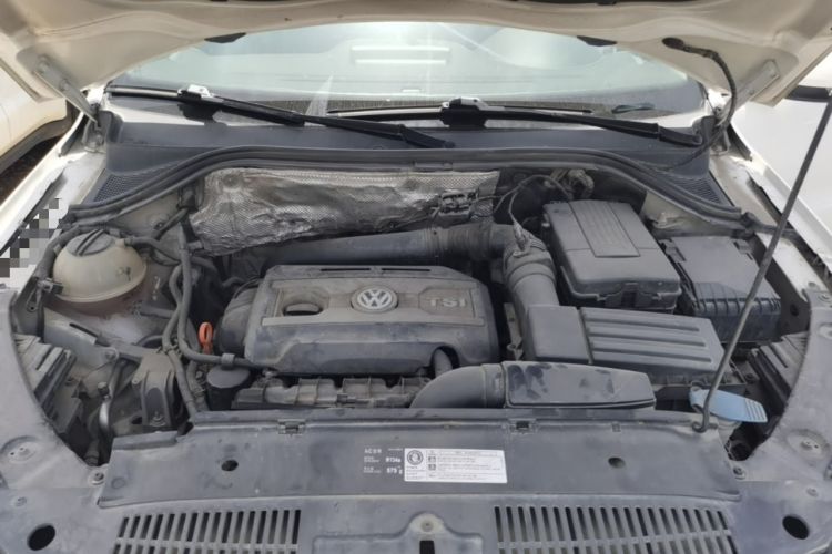Used Volkswagen Tiguan 2013 1.8 TSI Automatic All-Wheel Drive Luxury Model Engine Bay