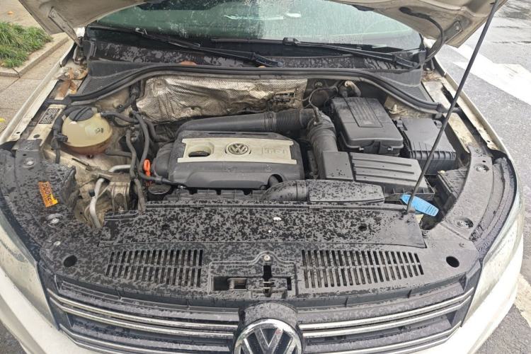 Used Volkswagen Tiguan 2013 2.0 TSI Automatic All-Wheel-Drive Flagship Edition Engine Bay