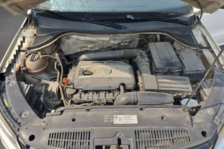 Used Volkswagen Tiguan 2013 2.0 TSI Automatic All-Wheel Drive Luxury Edition Engine Bay