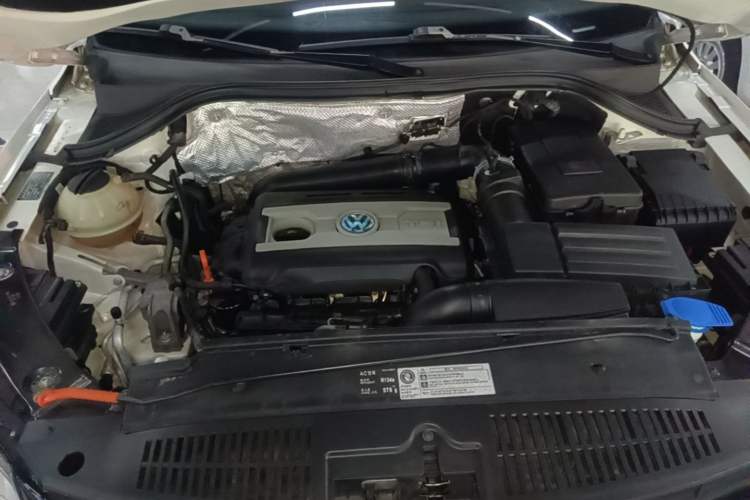 Used Volkswagen Tiguan 2013 1.8TSI Automatic Two-Wheel Drive Trend Edition Engine Bay