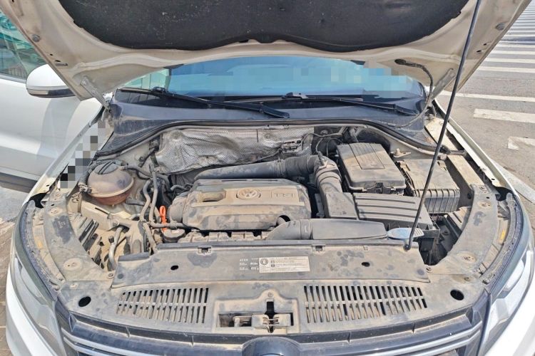 Used Volkswagen Tiguan 2013 2.0 TSI Automatic All-Wheel Drive Luxury Edition Engine Bay