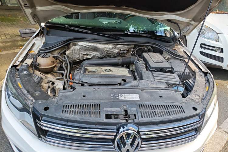 Used Volkswagen Tiguan 2013 1.8TSI Automatic Two-Wheel Drive Luxury Model Engine Bay