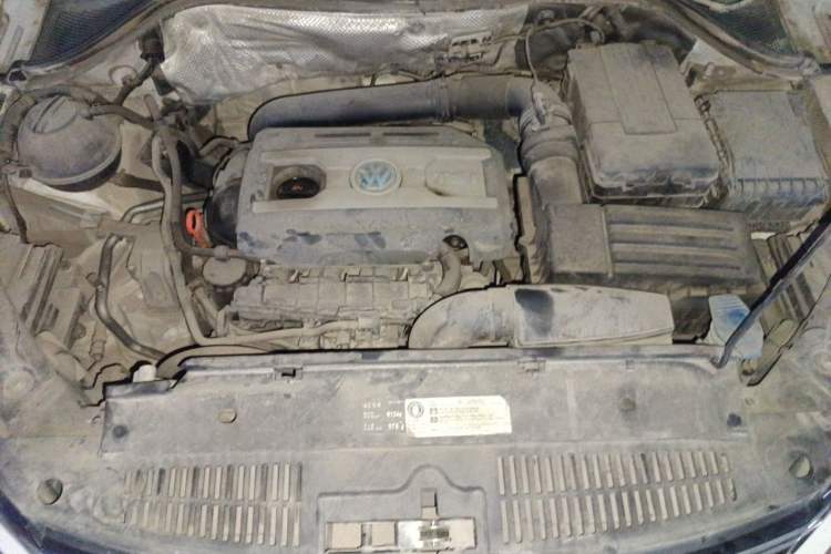 Used Volkswagen Tiguan 2013 1.8TSI Manual Two-Wheel Drive Trend Edition Engine Bay