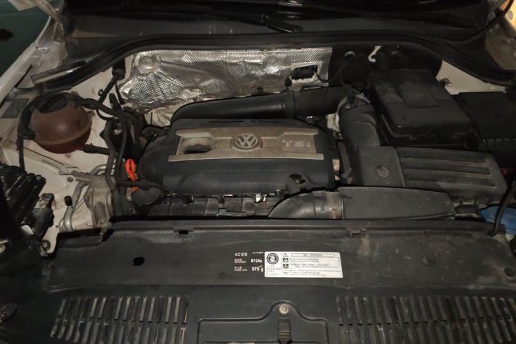 Used Volkswagen Tiguan 2013 1.8 TSI Automatic All-Wheel Drive Luxury Model Engine Bay