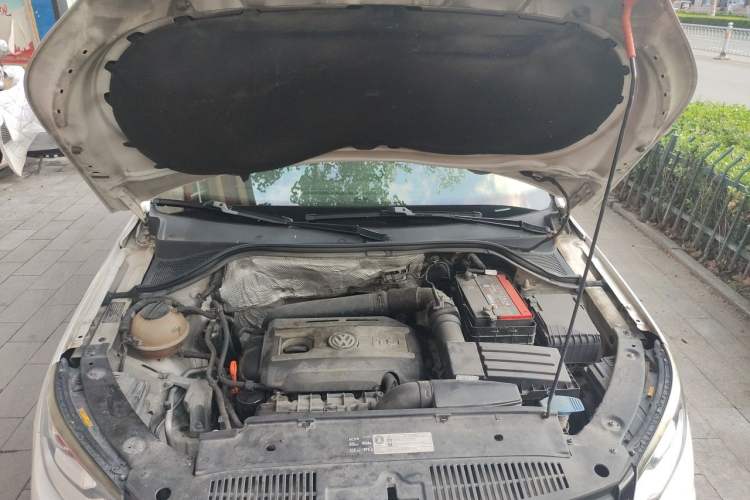 Used Volkswagen Tiguan 2013 1.8TSI Automatic Two-Wheel Drive Luxury Model Engine Bay