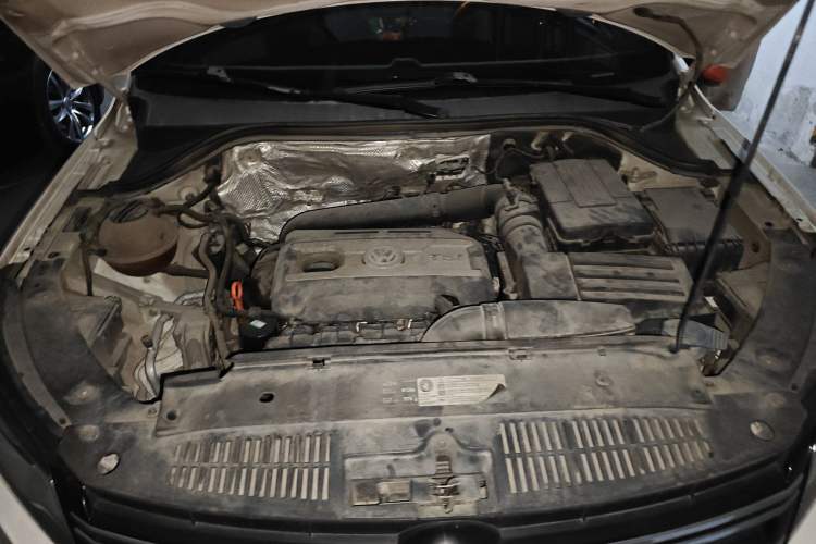 Used Volkswagen Tiguan 2013 1.8 TSI Automatic All-Wheel Drive Luxury Model Engine Bay