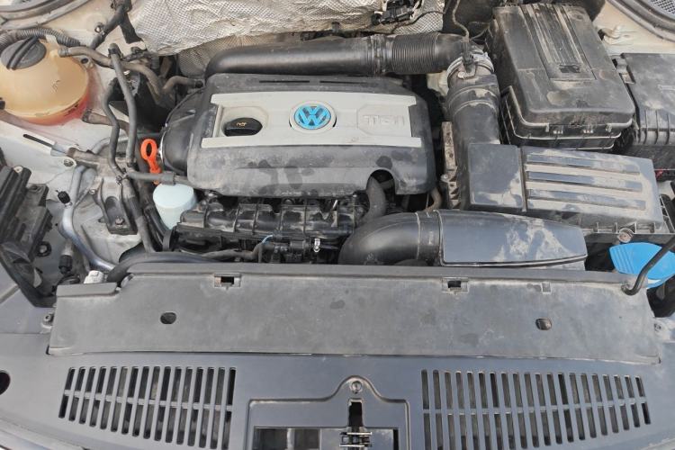 Used Volkswagen Tiguan 2013 1.8TSI Manual Two-Wheel Drive Trend Edition Engine Bay