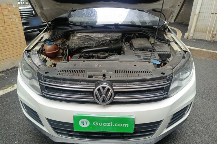Used Volkswagen Tiguan 2013 2.0 TSI Automatic All-Wheel Drive Luxury Edition Engine Bay