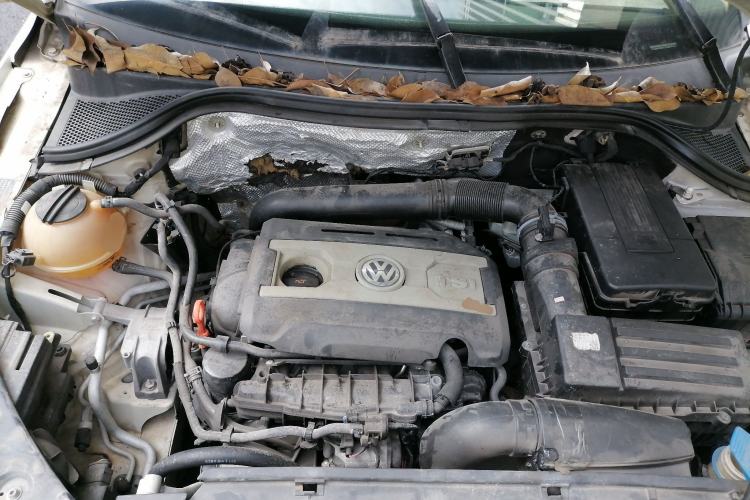 Used Volkswagen Tiguan 2013 1.8TSI Manual Two-Wheel Drive Trend Edition Engine Bay