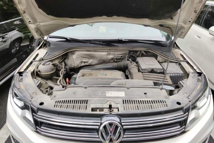 Used Volkswagen Tiguan 2013 1.8TSI Automatic Two-Wheel Drive Trend Edition Engine Bay