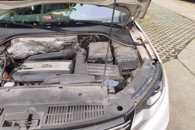 Used Volkswagen Tiguan 2013 1.8TSI Automatic All-Wheel-Drive Comfort Edition Engine Bay Left