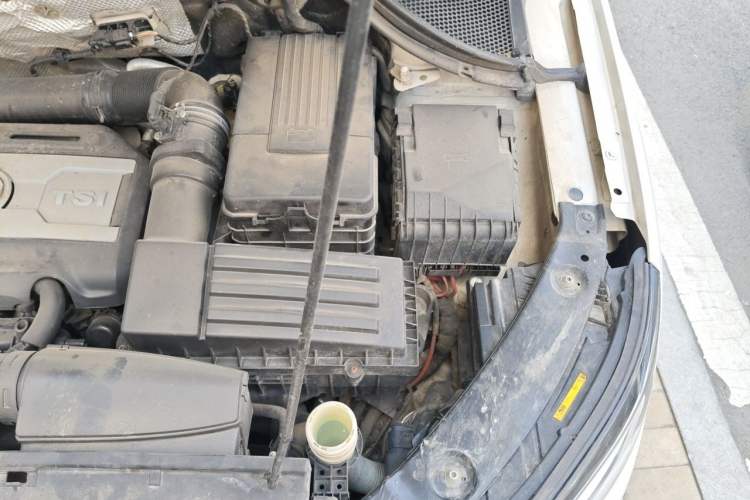 Used Volkswagen Tiguan 2013 1.8TSI Automatic Two-Wheel Drive Luxury Model Engine Bay Left
