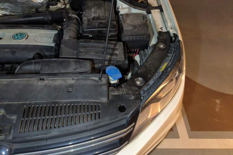 Used Volkswagen Tiguan 2013 1.8TSI Automatic All-Wheel-Drive Comfort Edition Engine Bay Left