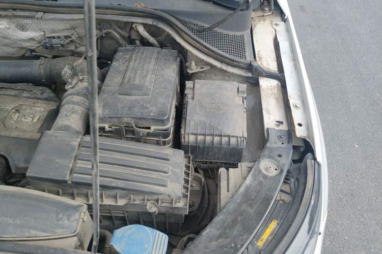 Used Volkswagen Tiguan 2013 1.8TSI Manual Two-Wheel Drive Trend Edition Engine Bay Left