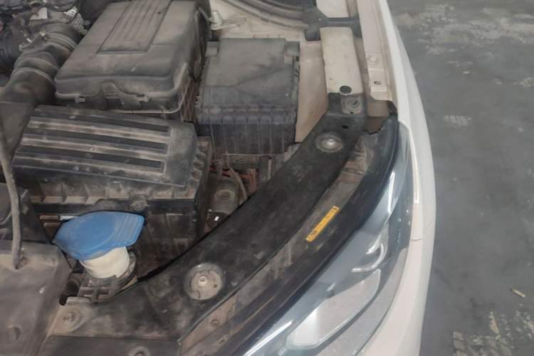 Used Volkswagen Tiguan 2013 1.8 TSI Automatic Two-Wheel Drive Comfort Edition Engine Bay Left