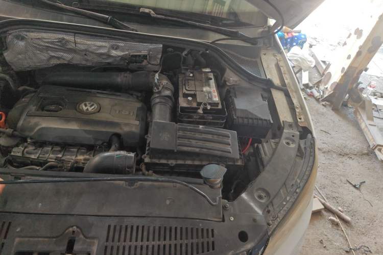 Used Volkswagen Tiguan 2013 1.8 TSI Automatic Two-Wheel Drive Comfort Edition Engine Bay Left