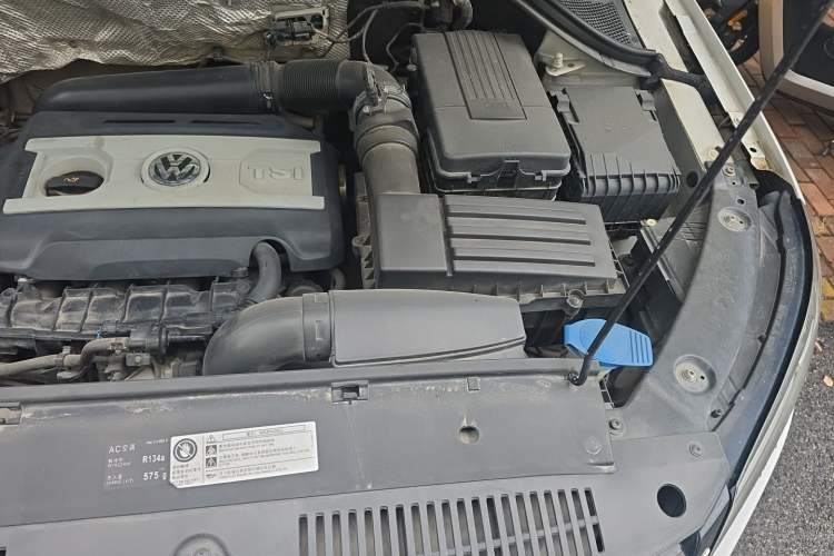 Used Volkswagen Tiguan 2013 2.0 TSI Automatic All-Wheel-Drive Flagship Edition Engine Bay Left