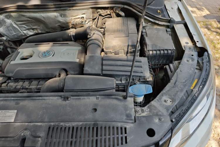 Used Volkswagen Tiguan 2013 1.8 TSI Automatic Two-Wheel Drive Comfort Edition Engine Bay Left