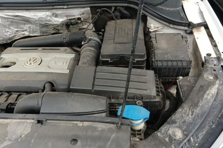 Used Volkswagen Tiguan 2013 2.0 TSI Automatic All-Wheel-Drive Flagship Edition Engine Bay Left