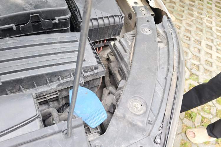 Used Volkswagen Tiguan 2013 2.0 TSI Automatic All-Wheel Drive Luxury Edition Engine Bay Left
