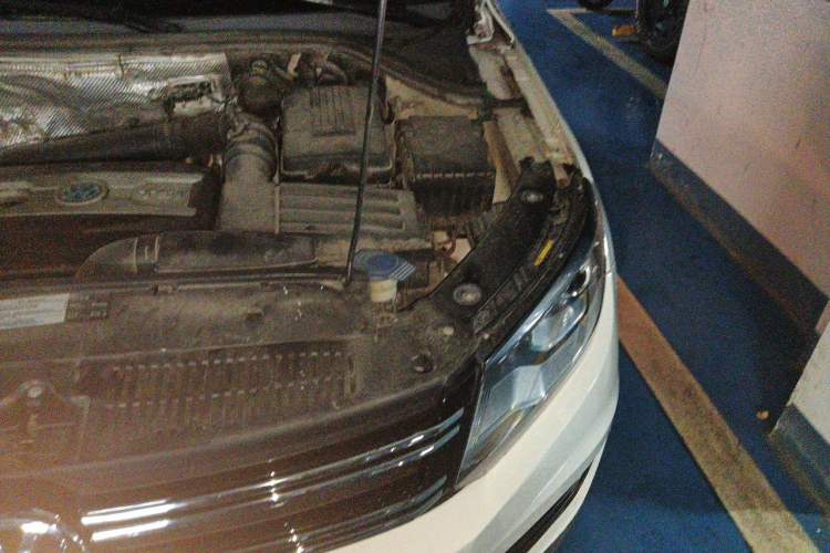 Used Volkswagen Tiguan 2013 1.8TSI Automatic Two-Wheel Drive Luxury Model Engine Bay Left