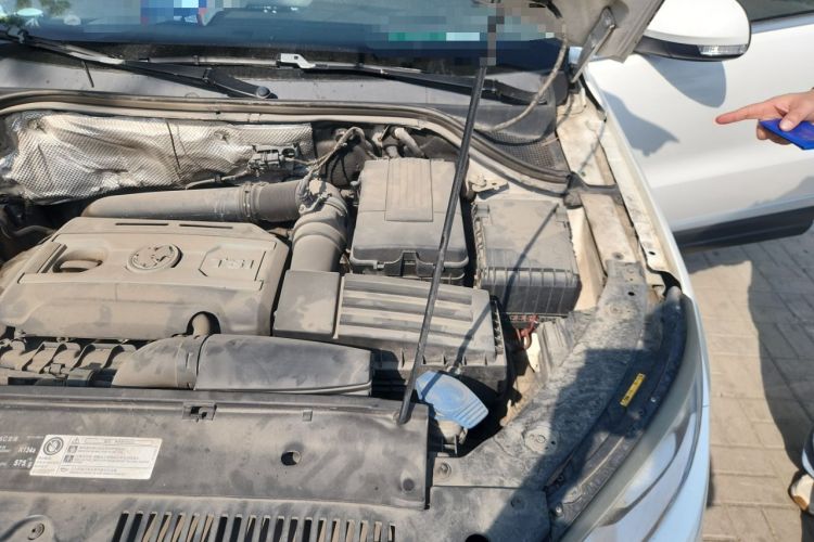 Used Volkswagen Tiguan 2013 1.8 TSI Automatic All-Wheel Drive Luxury Model Engine Bay Left